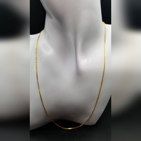 Slim snake chain gold tone necklace. N135 - Picture 1 of 2